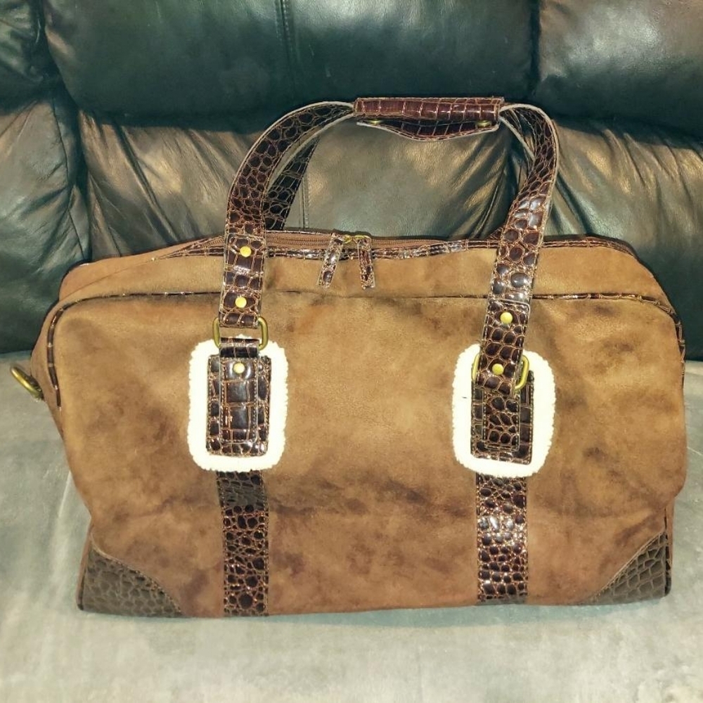 NWOT BATH & BODYWORKS XL BROWN OVERNIGHT BAG